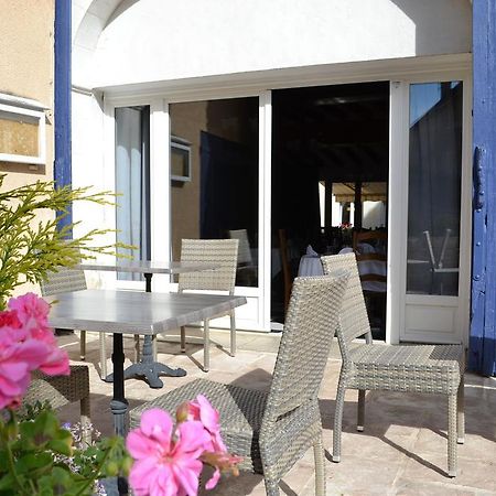 L'Auberge Des Sources Druyes-les-Belles-Fontaines Экстерьер фото