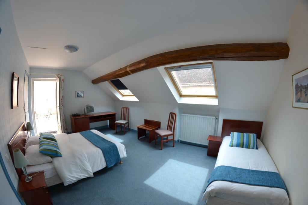 L'Auberge Des Sources Druyes-les-Belles-Fontaines Экстерьер фото